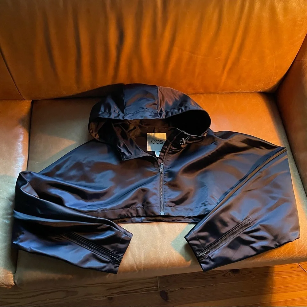 COS cropped hooded nylon crop jacket navy sleeve zip sporty luxe designer - Picture 5 of 15